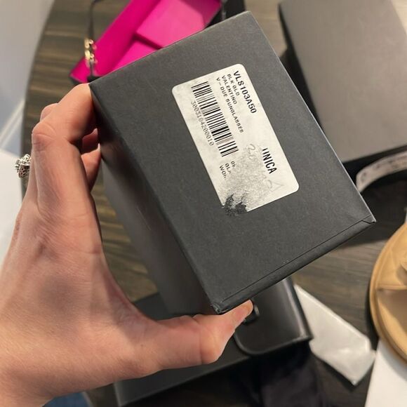 Valentino Sunglasses as seen on Kylie Jenner - Picture 11 of 13